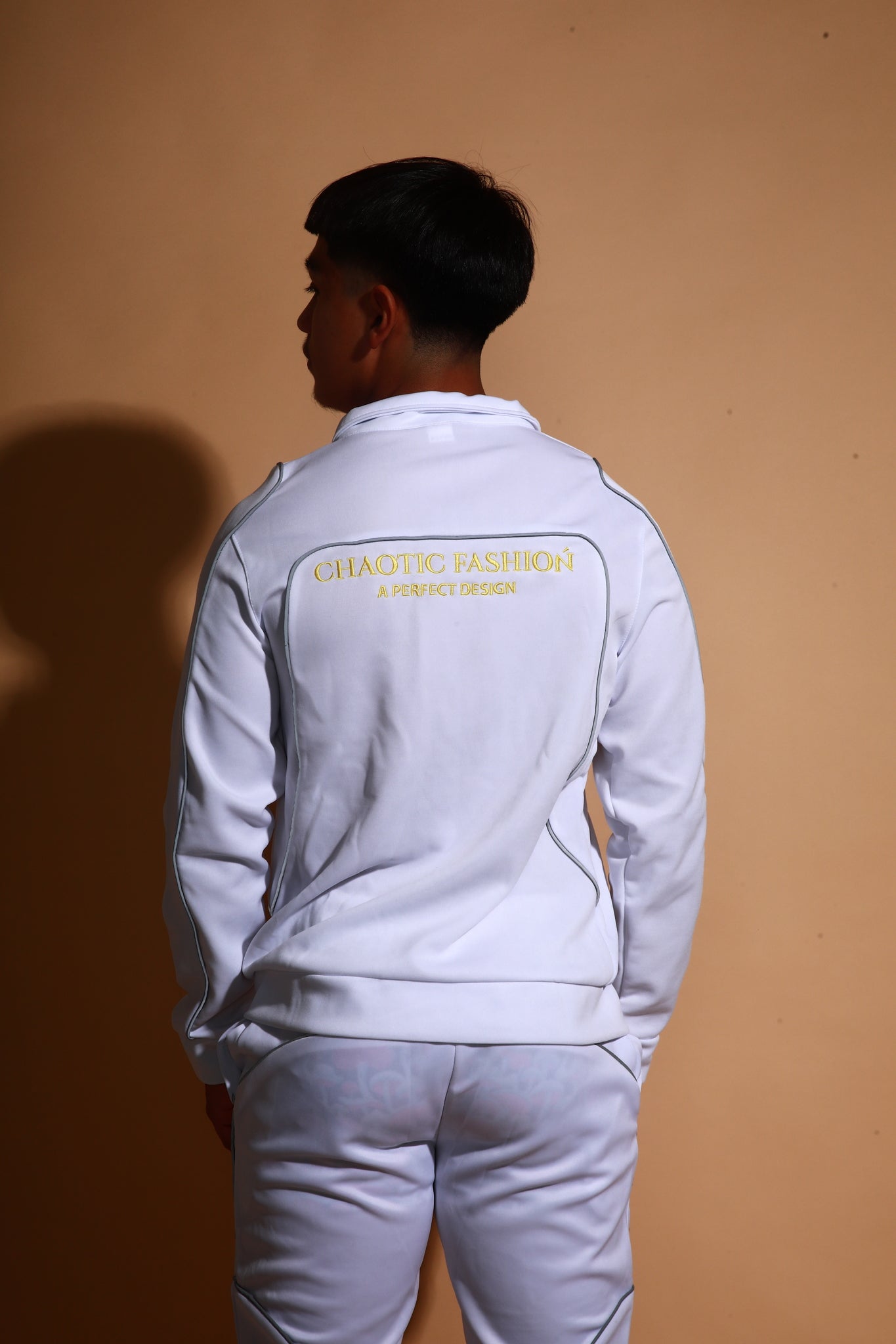 Chaotic Reflective Set